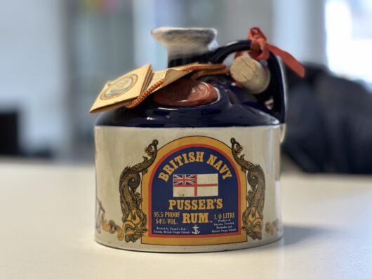 obrázek Pusser’s British Navy Rum Jolly Jack Pusser Flagon 1l 54%
