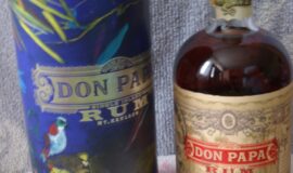 Don Papa 7 y La reveire de Papa Isio