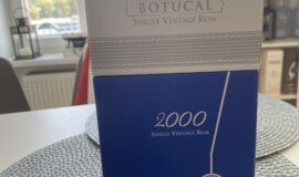 Botucal 2000 s podpisem CEO a Maestro Ronero