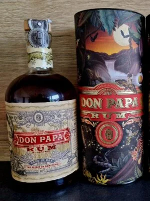 obrázek Don Papa 7 Years Single Island Christmas Canister
