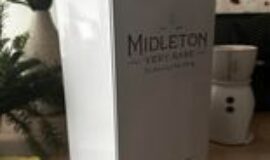 Midleton Very Rare 2022 + dřevěný box 0,7 l