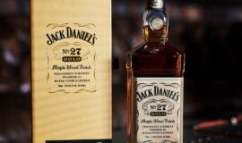Jack Daniel’s No. 27 Gold Maple Wood Finish 0,7l
