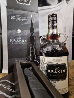 obrázek Kraken spiced rum – dárkové balení se svíčkou – 600 Kč