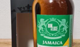 Rom De Luxe Limited Batch Series Jamaica 7y 0,7l 63,9%