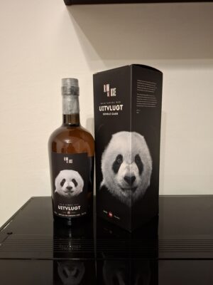 obrázek RomDeLuxe 1990 Uitvlugt Wild Nature Series The Bear Collection no.1 Panda For Uhrskov Vine 30yo 55.2% 700ml