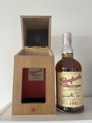 obrázek Whisky Glenfarclas 1992 56.5 % Vol.,29 letá