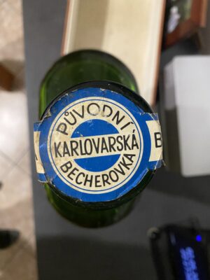 obrázek Karlovarská Becherovka 5L zakoupena v roce 1984