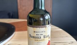 🥃 Na prodej: Vintage rum Sherriff’s Fine Old Jamaica Rum – Empire Produce (Glasgow)