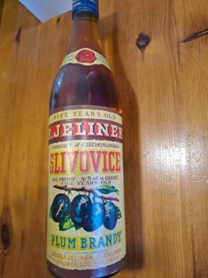 obrázek slivovice zlatá 50procent pětiletá