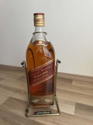 obrázek Johnnie Walker Red Label – 4,5 l + stojan