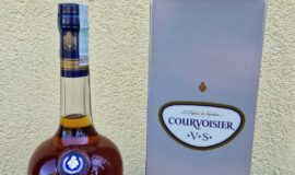 Courvoisier VS Cognac, 40 %, 0,7 l, s krabicí, zapečetěná