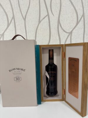 obrázek Bowmore 30y, release 2020, 700ml, 45,1%