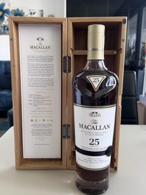 obrázek Macallan – 25 Year Old (2018) Sherry Oak