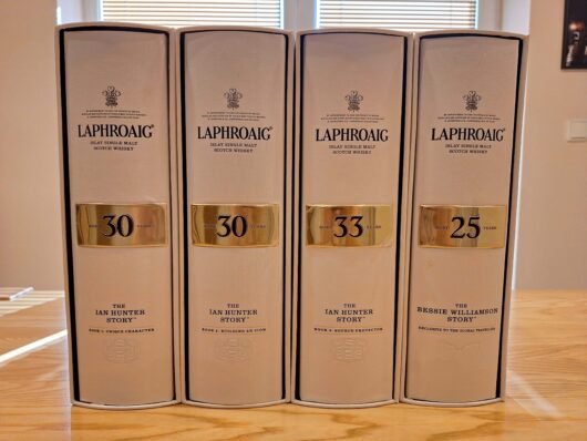 obrázek Laphroaig Book 1,2,3 & Bessie Williamson