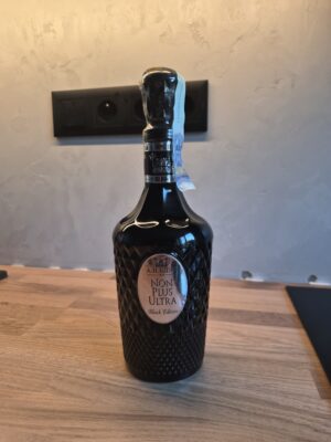 obrázek A.H. Riise Non Plus Ultra Black Edition 25y 42% 0,7 l
