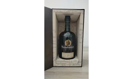 Prémiová sbírka 43 lahví whisky a destilátů – prodej pouze jako celek